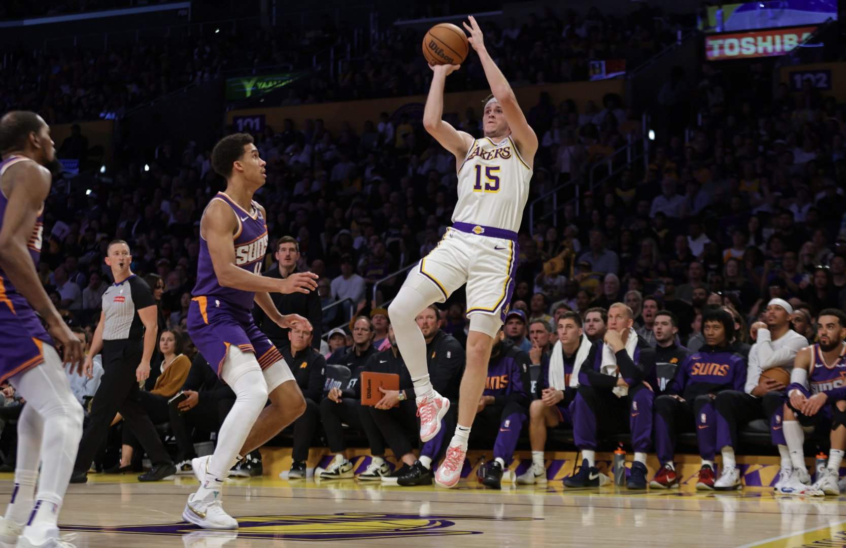 湖人绝杀浙江队,利拉德关键制胜的简单介绍 湖人绝杀浙江队,利拉德关键制胜的简单介绍