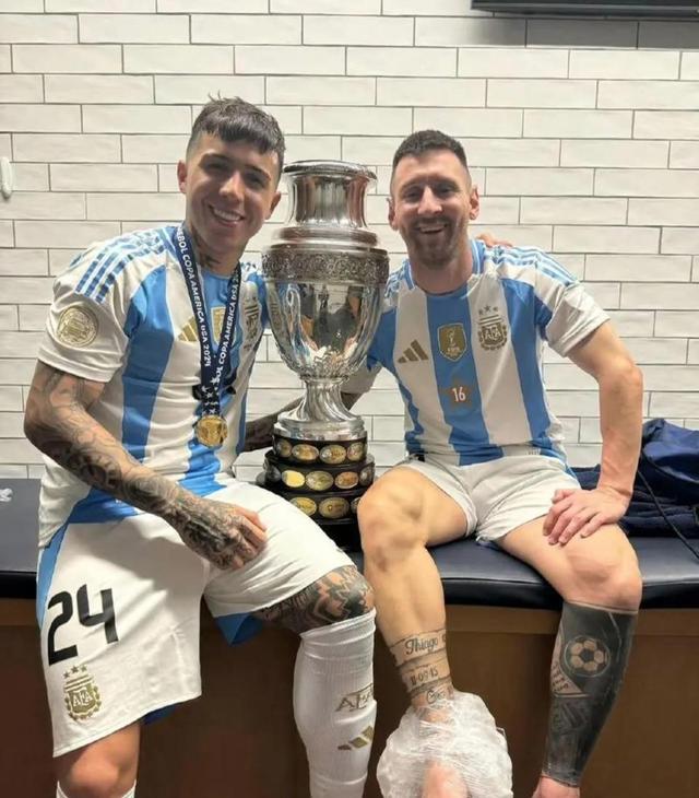 阿根廷完胜波兰，迪马利亚刷新纪录