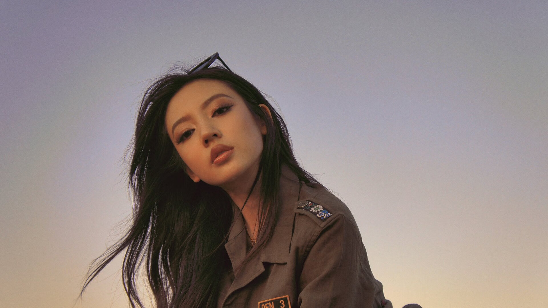 后撤步与命运的回旋，当东契奇穿越里程碑，活塞撞碎深圳的夜晚