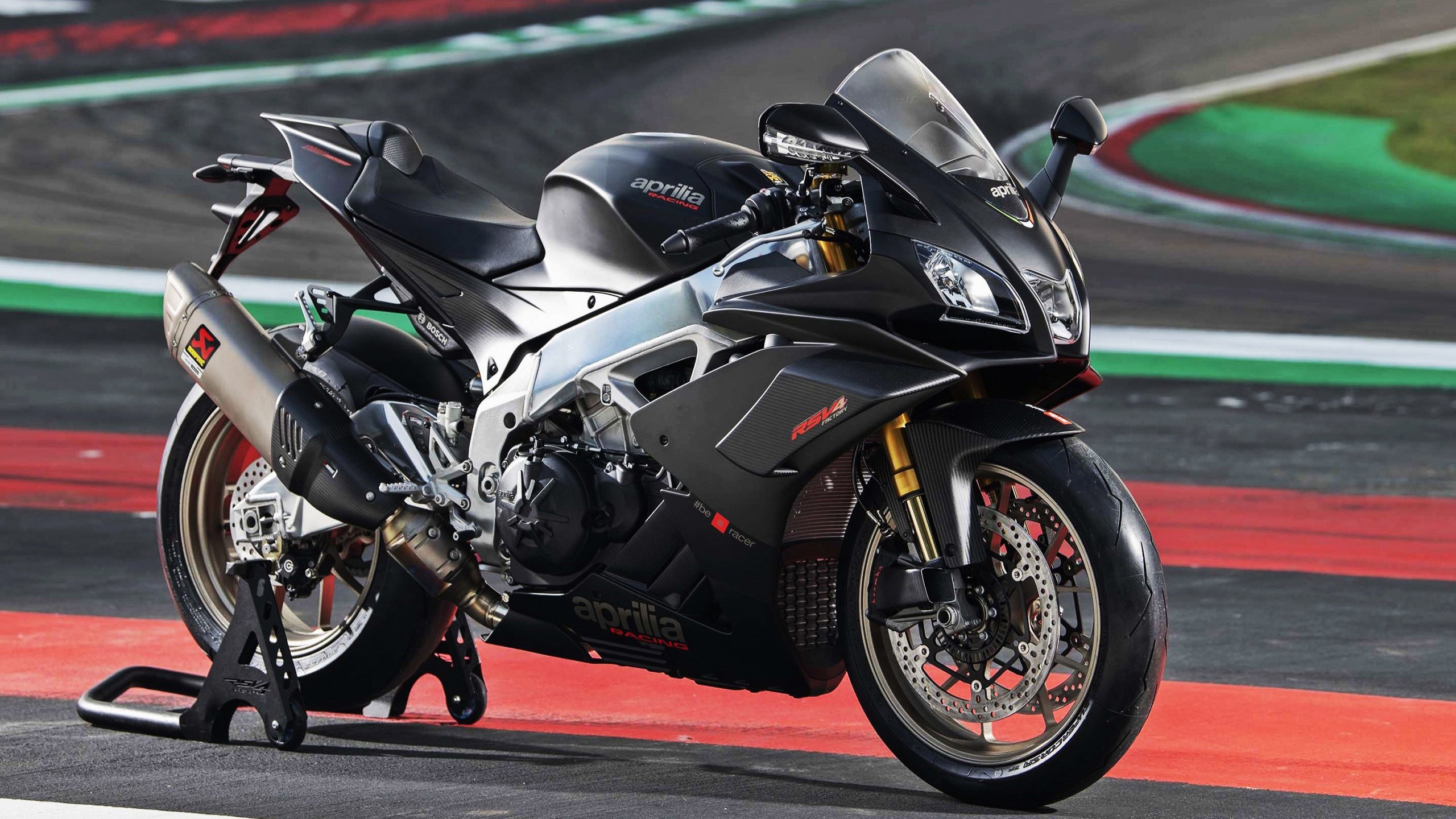 法比尼奥数据全面爆炸,韩国队完胜希腊—足球世界的双重震撼